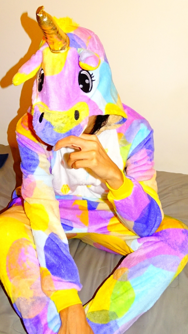 PIJAMA KIGURUMI UNICORNIO MULTICOLOR STENCIL PANZA INFANTIL