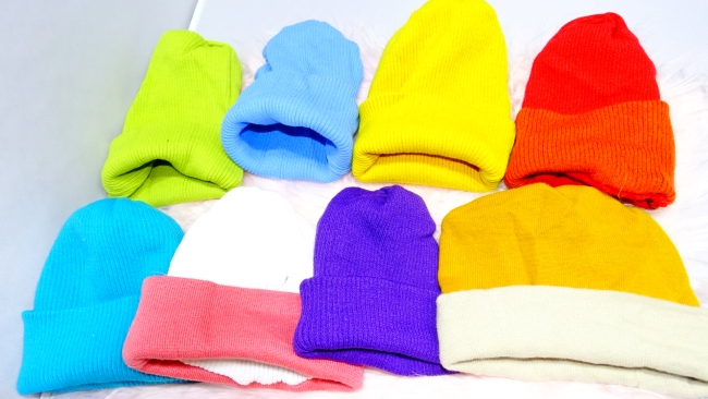 GORRO TEJIDO VARIOS COLORES =