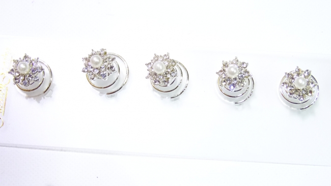 RESORTES STRASS FLOR CON PERLITA X 12++++