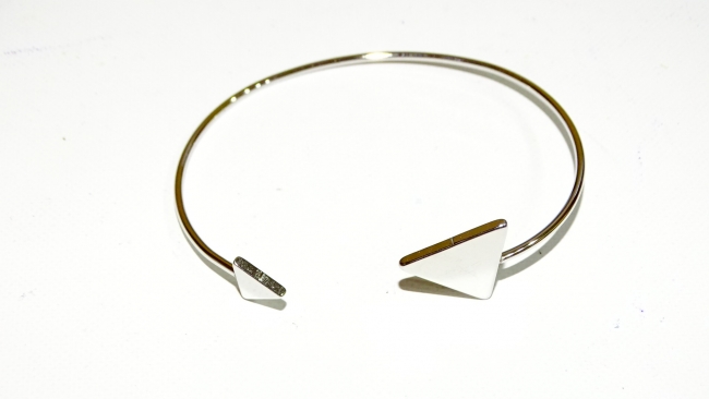 PULSERA ACERO TRIANGULO ++++