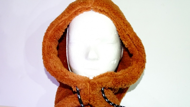 CAPUCUELLO PELUCHE CON CORDON 