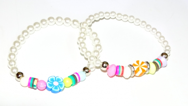 PULSERA INFANTIL PERLAS CON FIMO++++