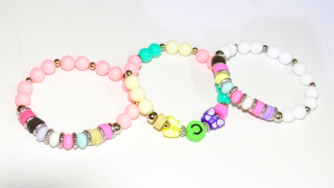 PULSERA INFANTIL PLASTICO Y FIMO +