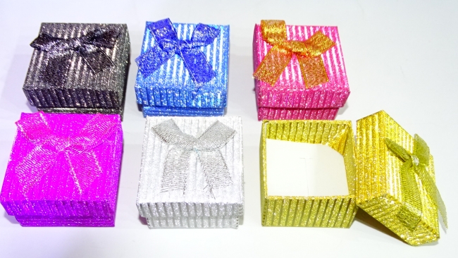 CAJAS PARA REGALO 5X5 CM X 24 UNIDADES