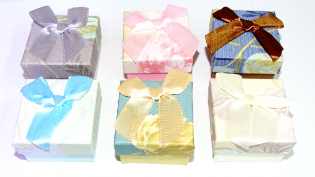 CAJAS PARA REGALO 5X5 CM X 24 UNIDADES