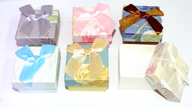 CAJAS PARA REGALO 5X5 CM X 24 UNIDADES