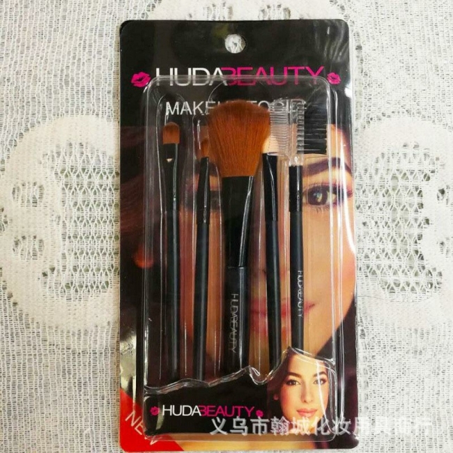 SET BROCHAS DE MAQUILLAJE 5 PIEZAS HUDA+