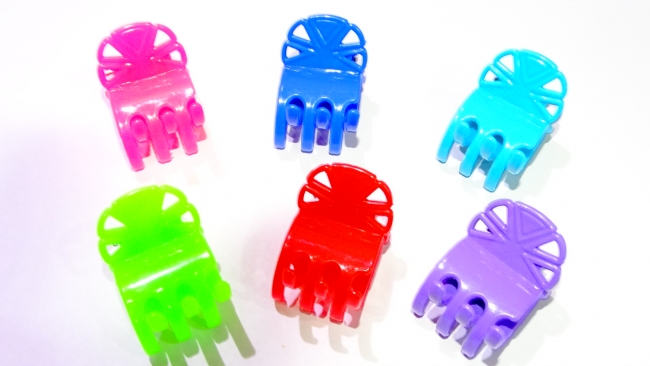 BROCHE CHICO ABANICO CALADO POLIPROPILENO X 12 IRROMPIBLE 