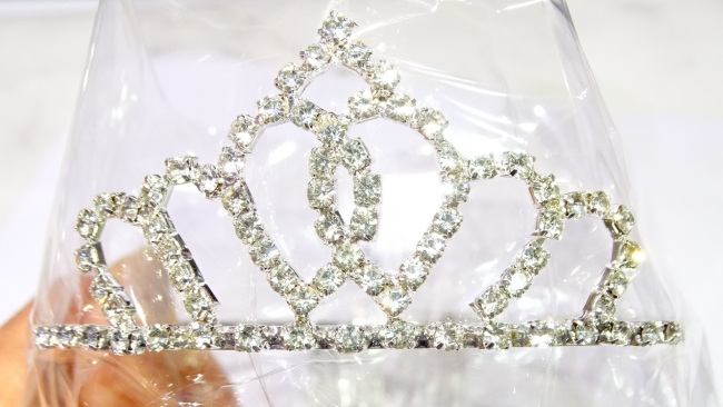 TIARA STRASS CON PEINETA 4 CM +