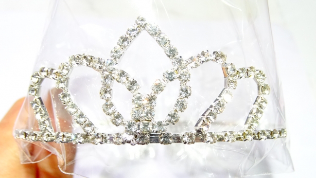 TIARA STRASS CON PEINETA 4 CM 