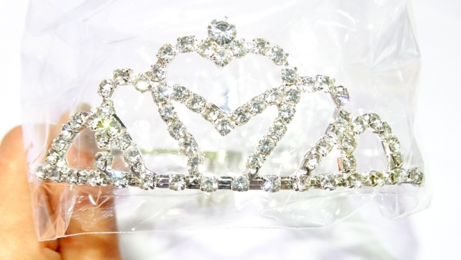 TIARA STRASS CON PEINETA  4 CM +