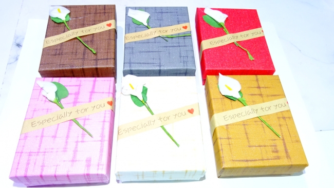 CAJAS PARA REGALO 7X9 X 12 UNIDADES