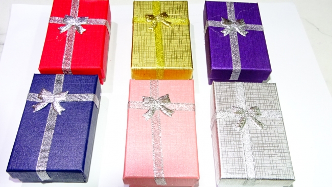 CAJAS PARA REGALO 5X8 X 12 UNIDADES