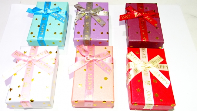 CAJAS PARA REGALO 5X8 X 12 UNIDADES