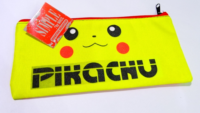 CARTUCHERA CHATA CORDURA PIKACHU+*