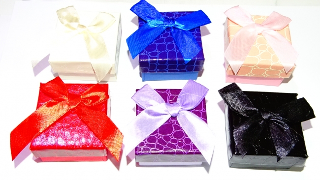 CAJAS PARA REGALO 5X5 CM X 24 UNIDADES