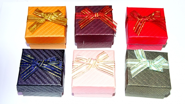 CAJAS PARA REGALO 5X5 CM X 24 UNIDADES