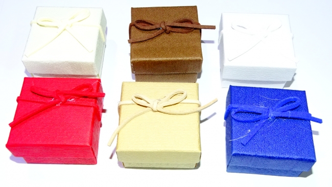 CAJAS PARA REGALO 5X5 CM X 24 UNIDADES