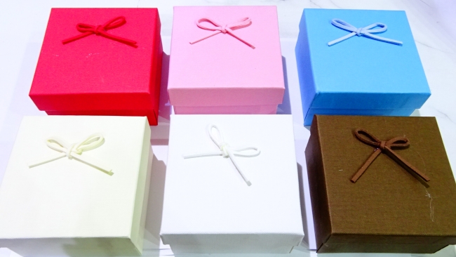 CAJAS PARA REGALO 9X9 X 12 UNIDADES+