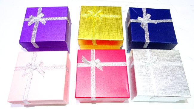 CAJAS PARA REGALO 9X9 X 12 UNIDADES+