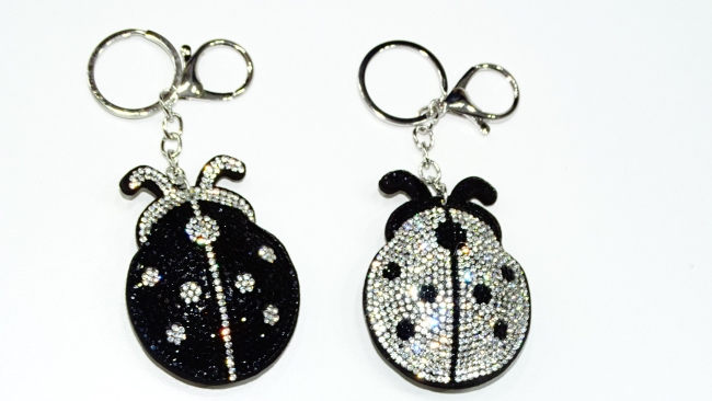 LLAVERO VAQUITA STRASS