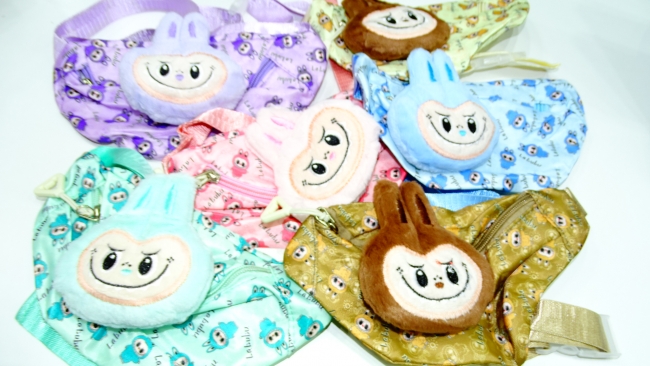 RIÑONERA INFANTIL LABUBU VARIOS COLORES