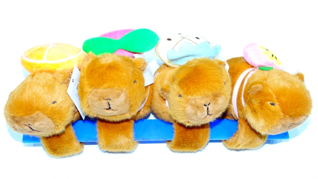 PULSERA PELUCHE CAPIBARA CON MOCHILITA VARIOS MODELOS