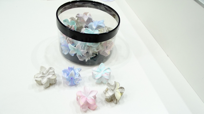 BOX BROCHES X 24