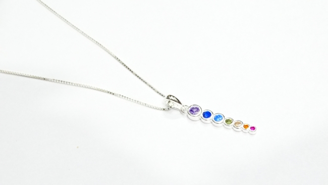 CADENA PLATA CON DIJE STRASS COLOR