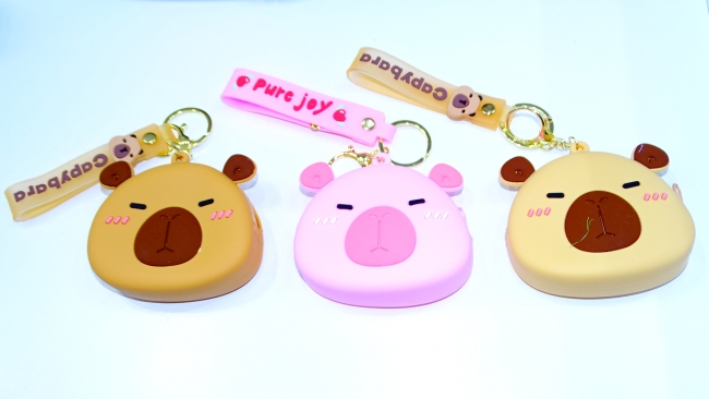 LLAVERO MONEDERO CAPIBARA 