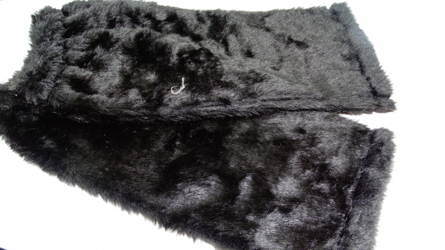POLAINA PELUCHE NEGRO 40 CM