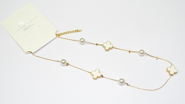 COLLAR FLOR BLANCA 