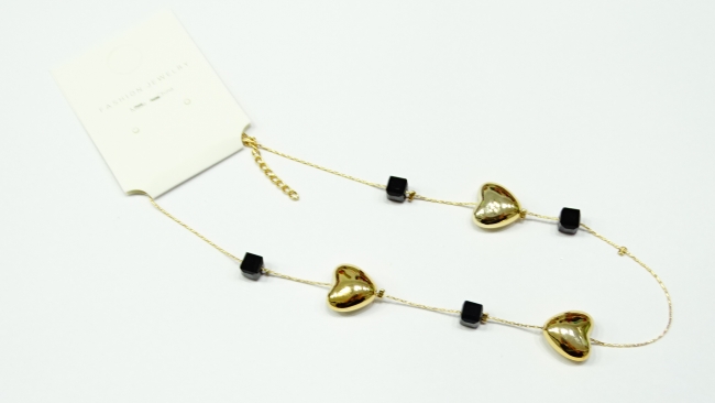 COLLAR CORAZON DORADO PIEDRA NEGRA