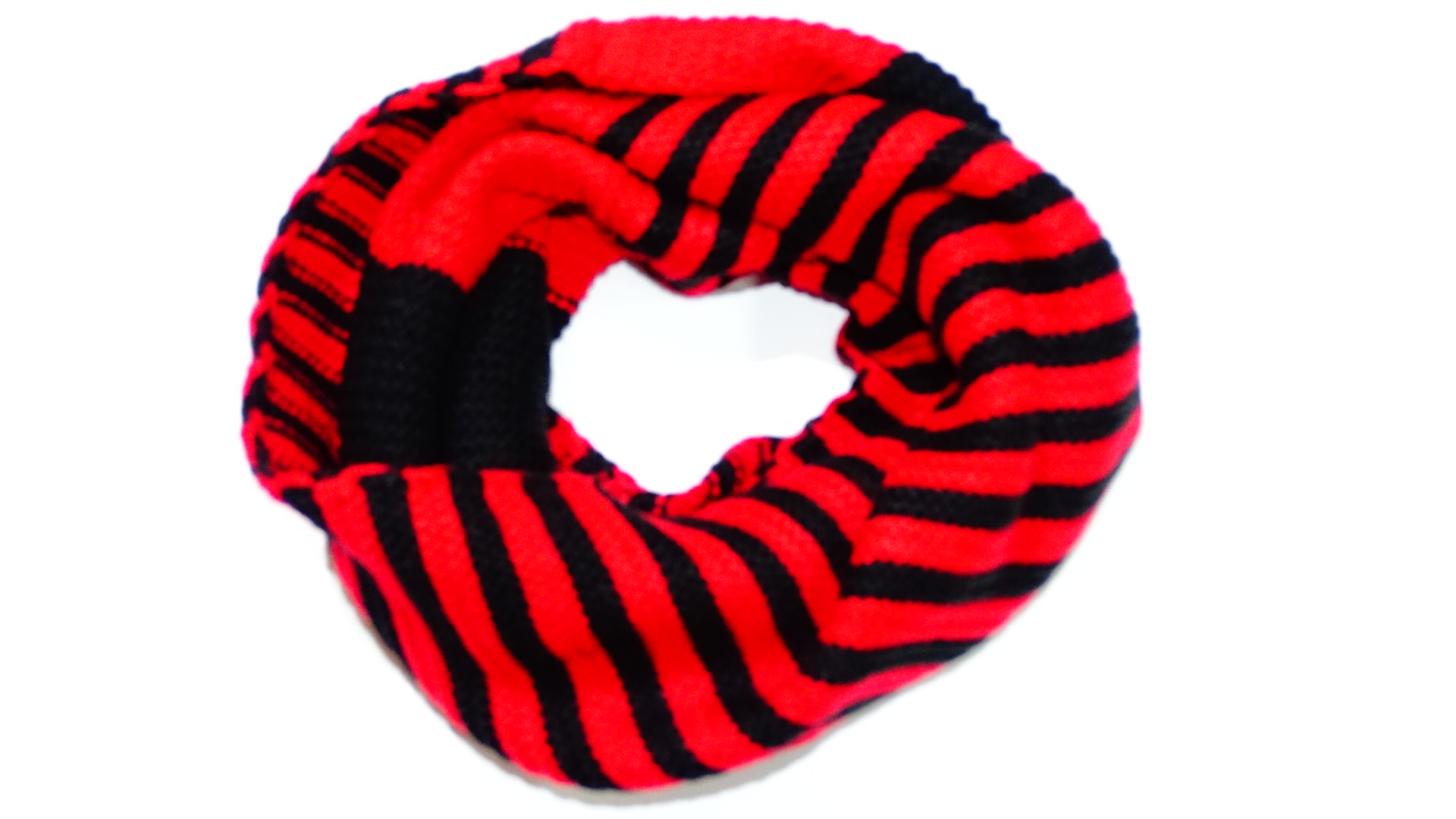 CUELLO RAYADO ROJO Y NEGRO 