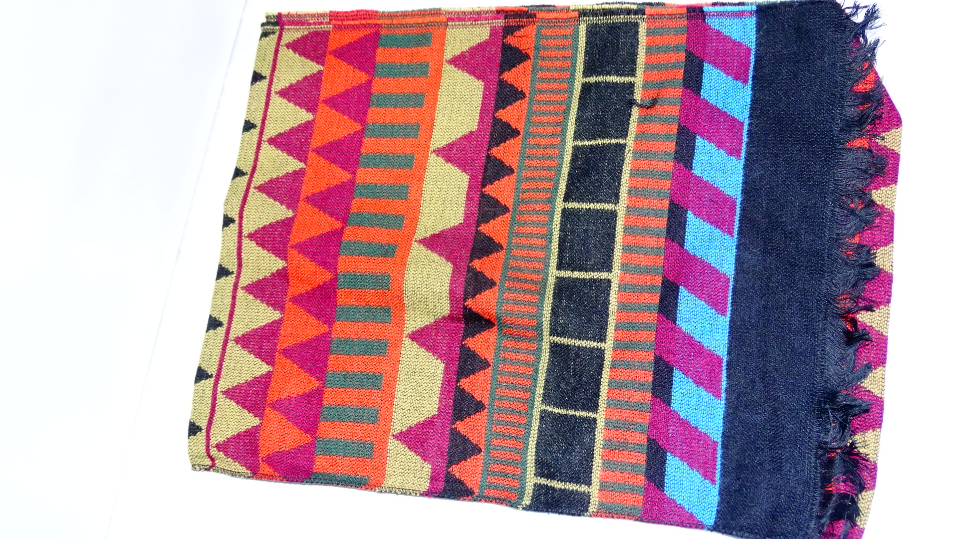 BUFANDA GEOMETRICA ++++