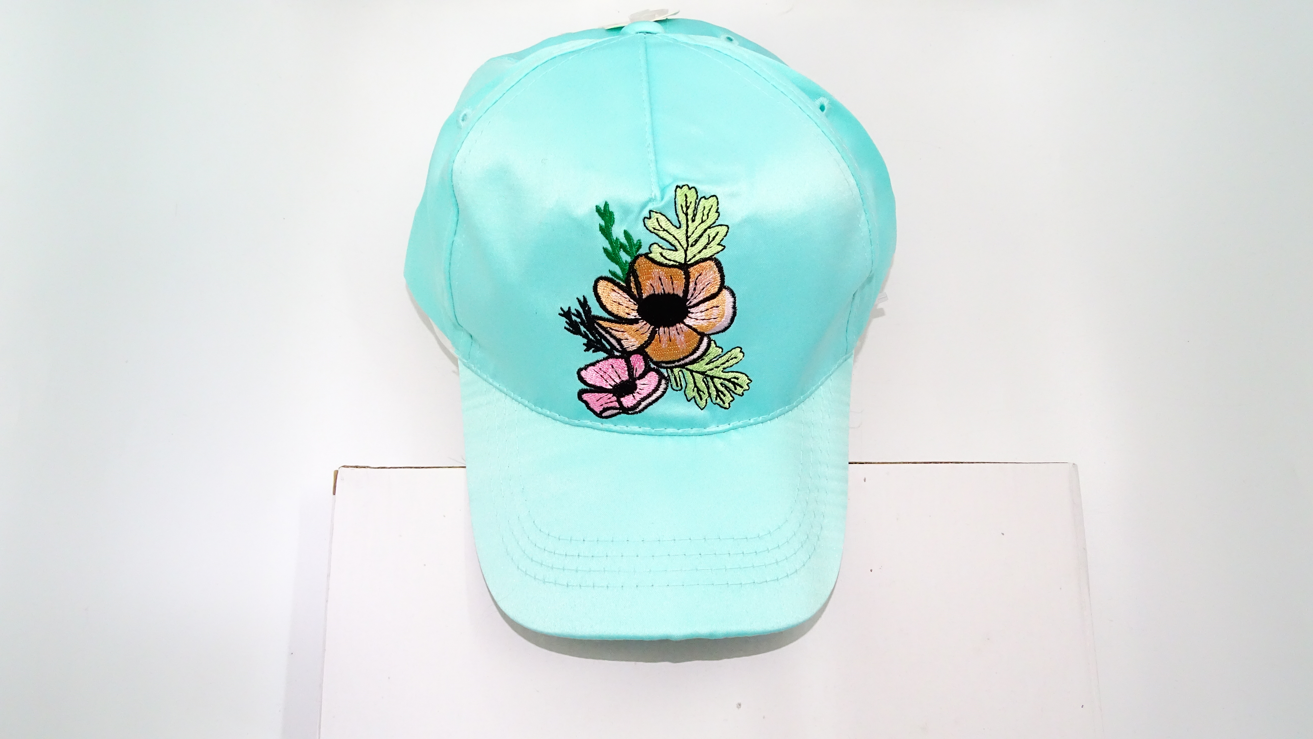 GORRA BORDADA FLORES++++/